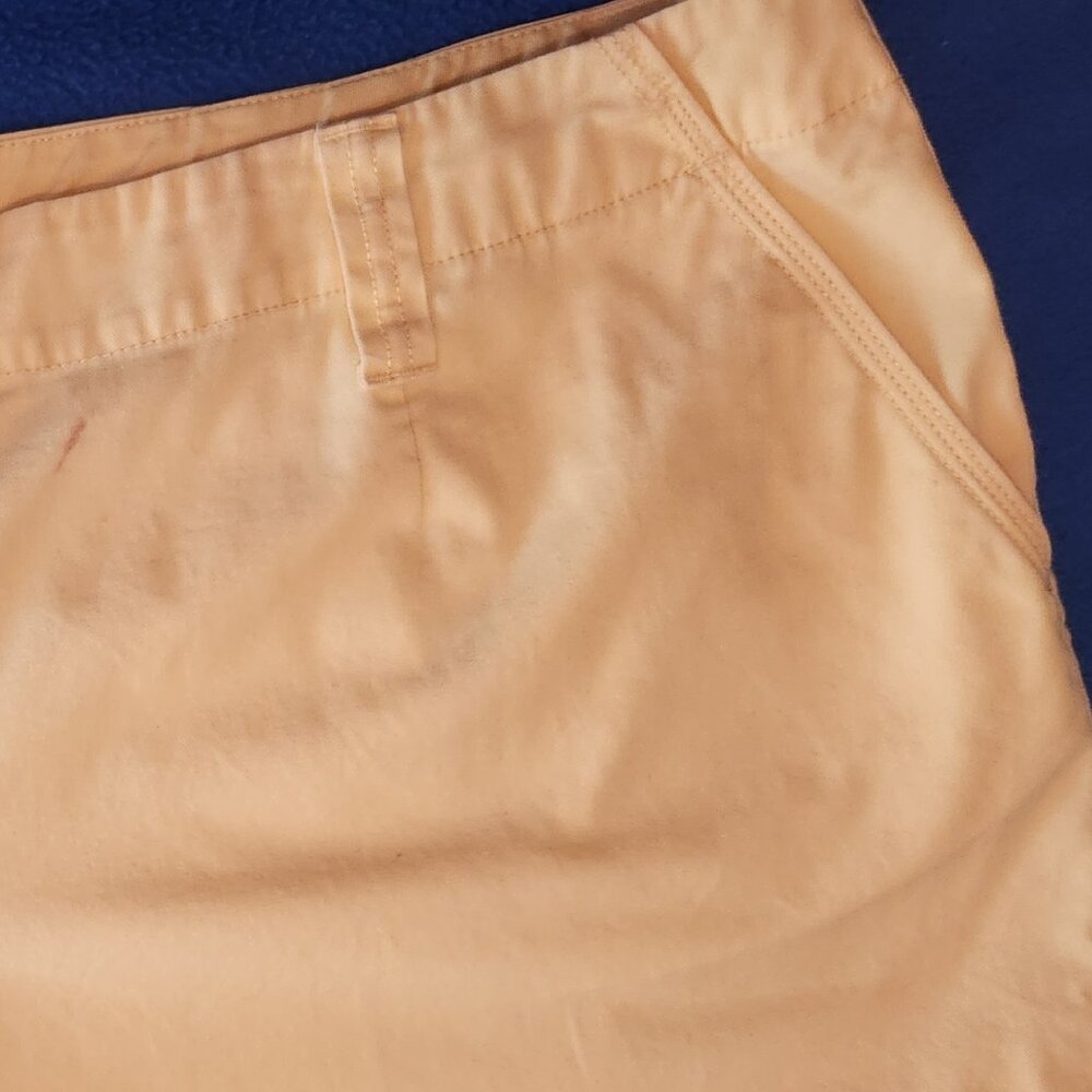 Women's (plus size) Pale Yellow shorts TALBOTS - Picture 3 of 6